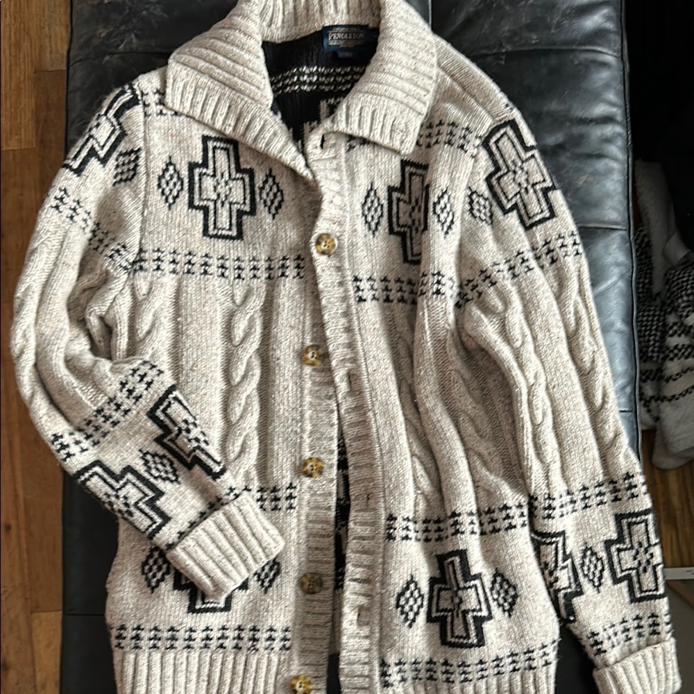 Women’s Pendleton button down sweater